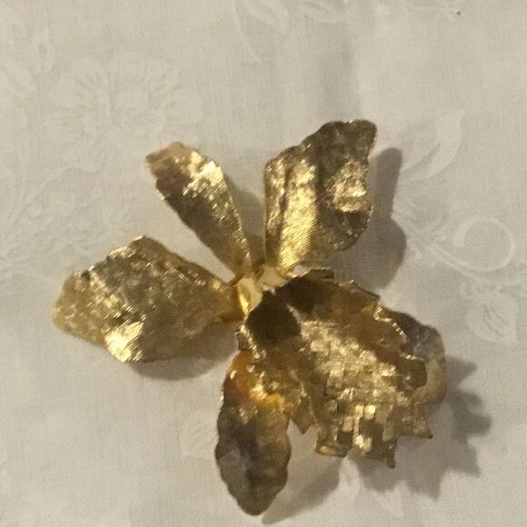Textured Goldtone Orchid Pin - Picture 1 of 6